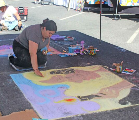 downtown gilroy chalk fest manos