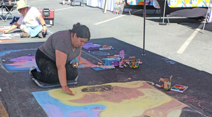 downtown gilroy chalk fest manos