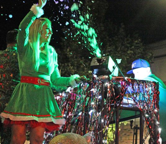 downtown gilroy holiday festival parade