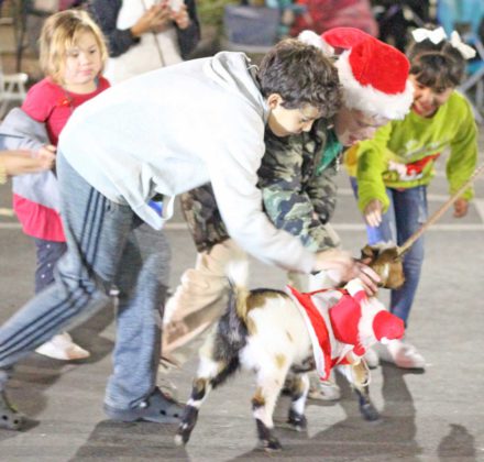 downtown gilroy holiday festival parade