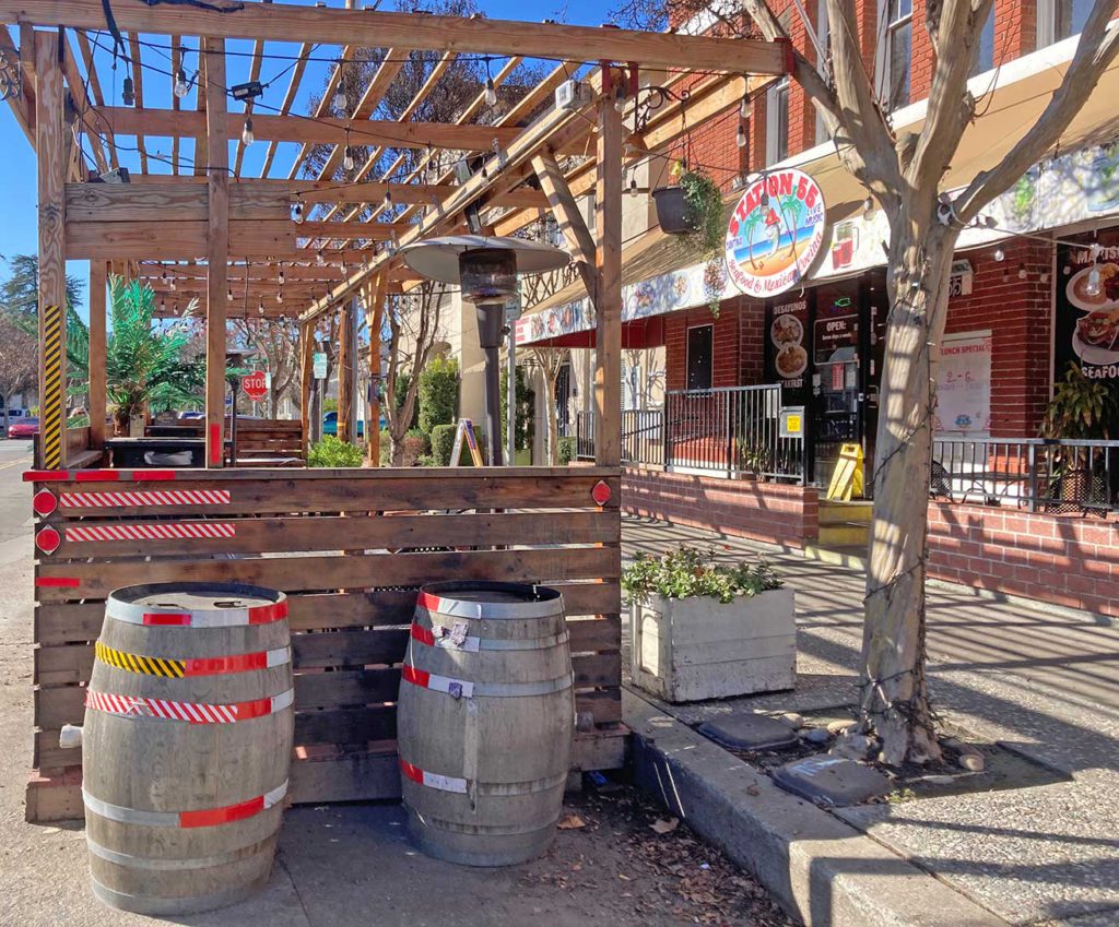 Image for display with article titled Supporters of Downtown Gilroy Restaurant Urge City Council to Reverse Parklet Decision