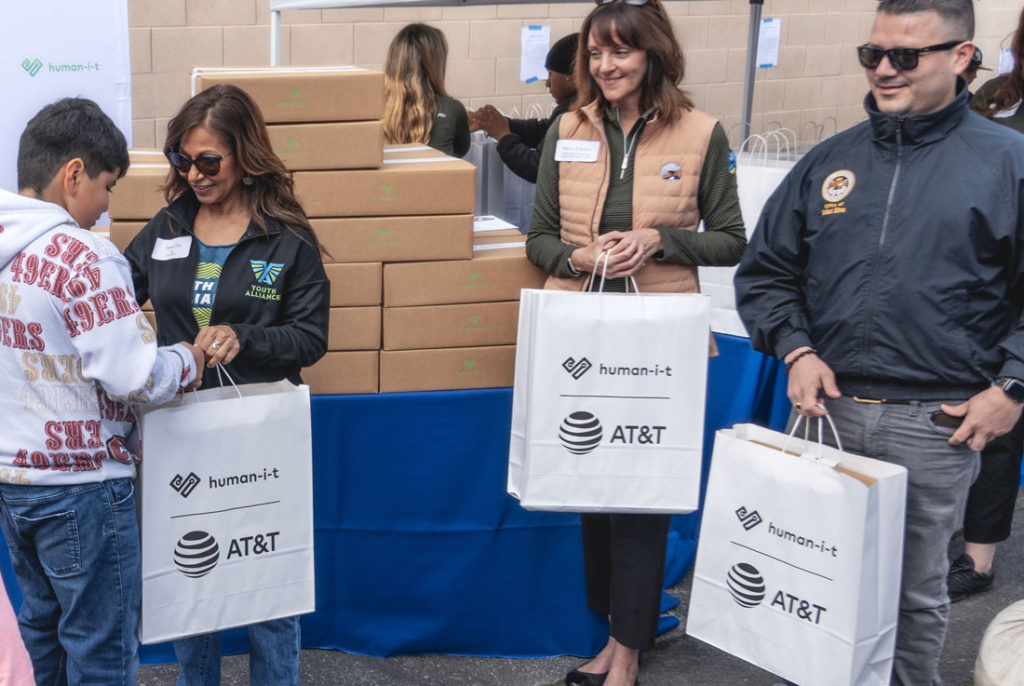 Image for display with article titled Orgs Donate 200 Laptops to Families in Hollister, Gilroy