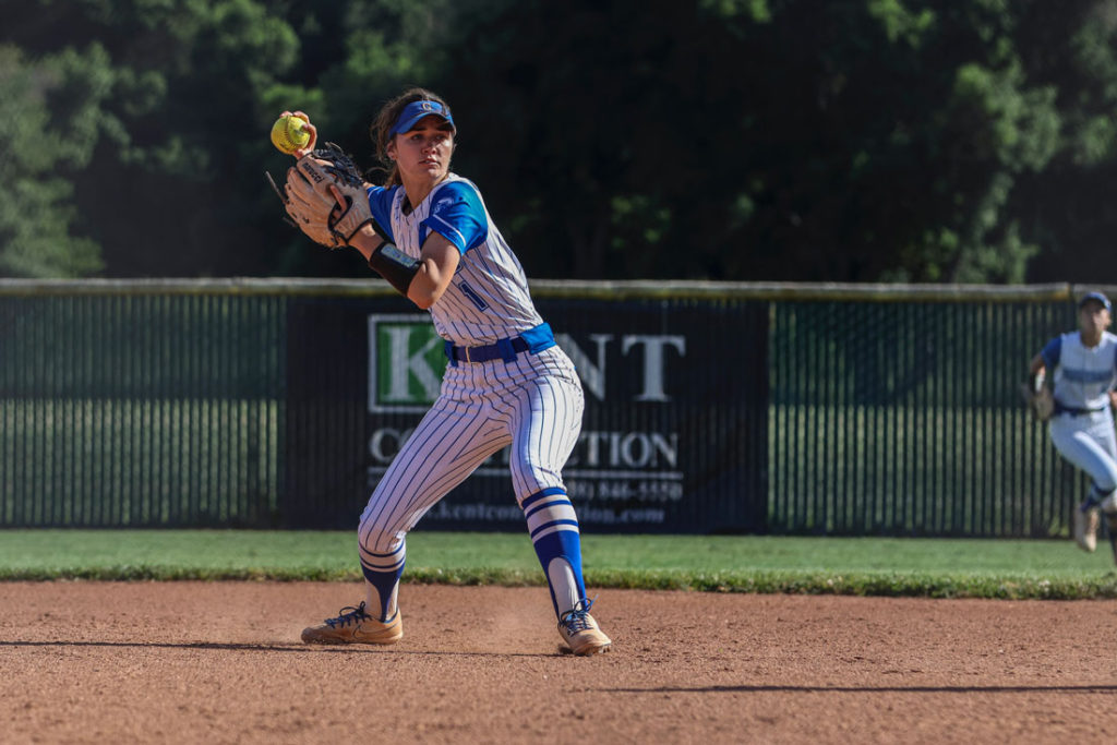 Image for display with article titled Gilroy Softball Keeps Rolling