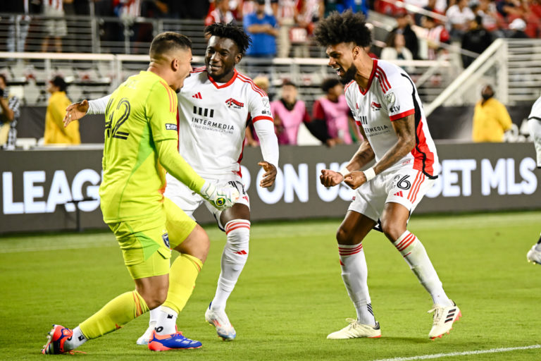 PHOTOS: Quakes stun Chivas in Leagues Cup opener