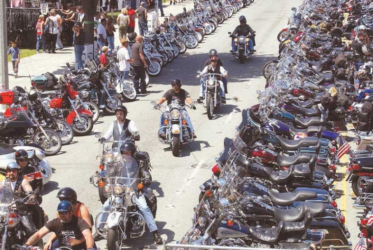 Image for display with article titled Hollister OKs Biker Rally Return