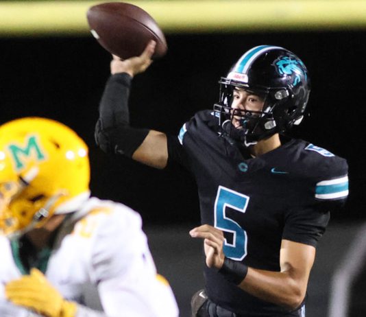 Cougars football rebuilds, reaches playoffs for fifth straight season