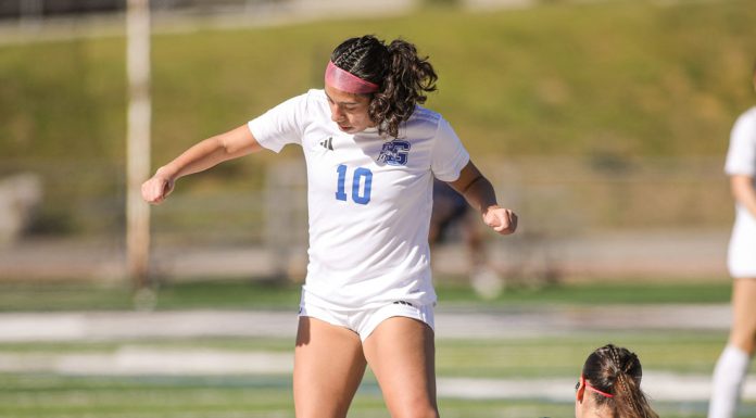 Gilroy girls soccer wins another league title